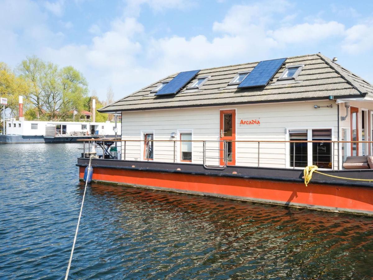 Fantastic Watervilla In Kerkdriel At The Zandmeren Lake Exteriér fotografie